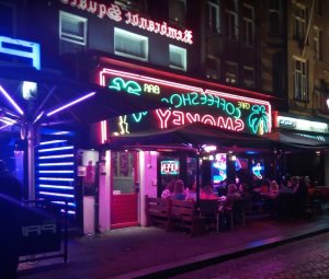 Mandine sex clubs and hook up